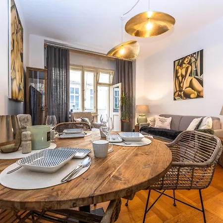 Wishlist Residences - National Theatre Daire