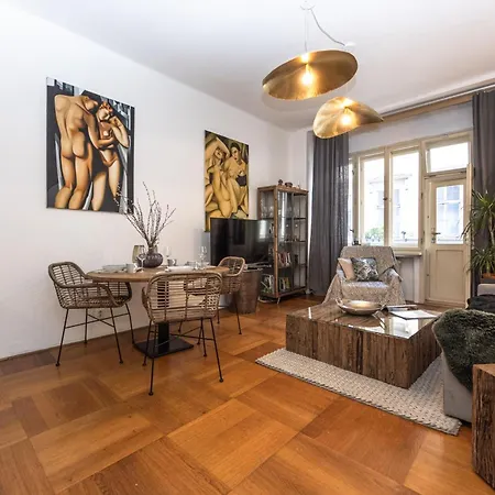 Wishlist Residences - National Theatre Daire *
